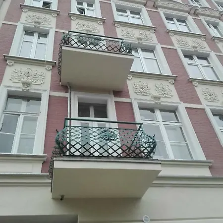 Nighthost- Trzebnicka 84 Apartman *